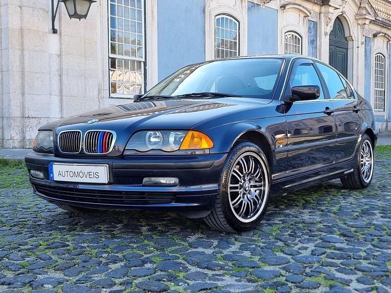 Azul Usado 1999 BMW 320 Sedan | € 5.995 - Imagem 1/4