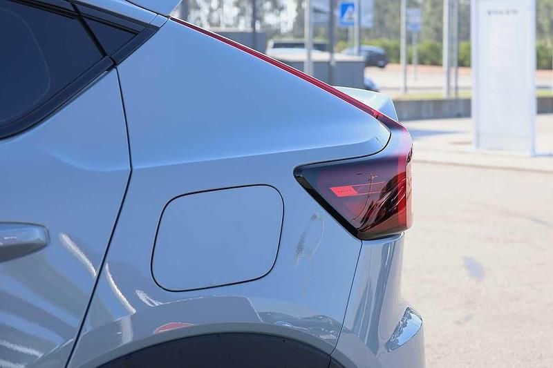 Usado Volvo EC40 Plus 185 kW (252 HP) 2024 Cinzento SUV