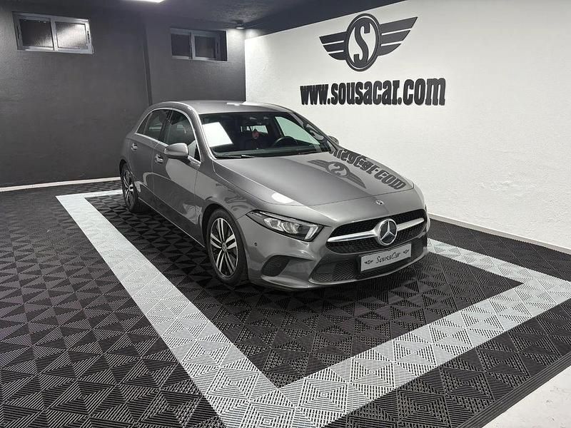 Cinza Usado 2021 Mercedes A180 Business | € 22.900 - Imagem 1/4