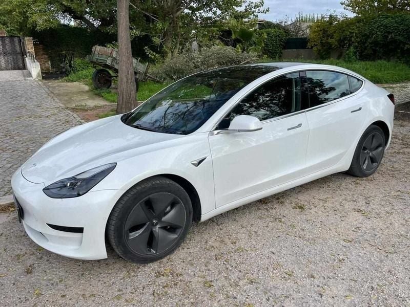 Branco Usado 2020 Tesla Model 3 Standard Range Sedan | € 31.000 (Preço elevado) - Imagem 1/4