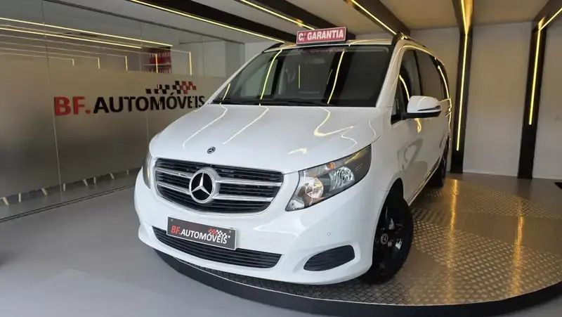 Branco Usado 2017 Mercedes V250 Avantgarde Monovolume | € 41.900 (Bom preço) - Imagem 1/4