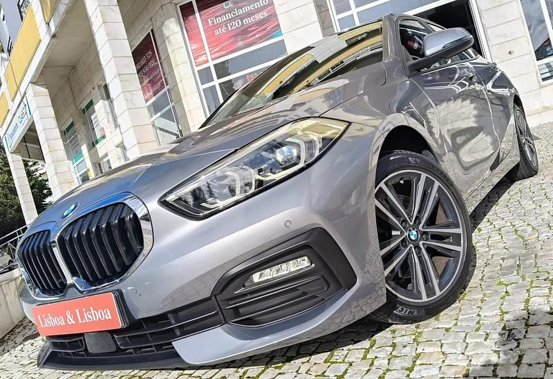 Cinzento Usado 2023 BMW 118 Citadino | € 25.500 (Bom preço) - Imagem 1/4