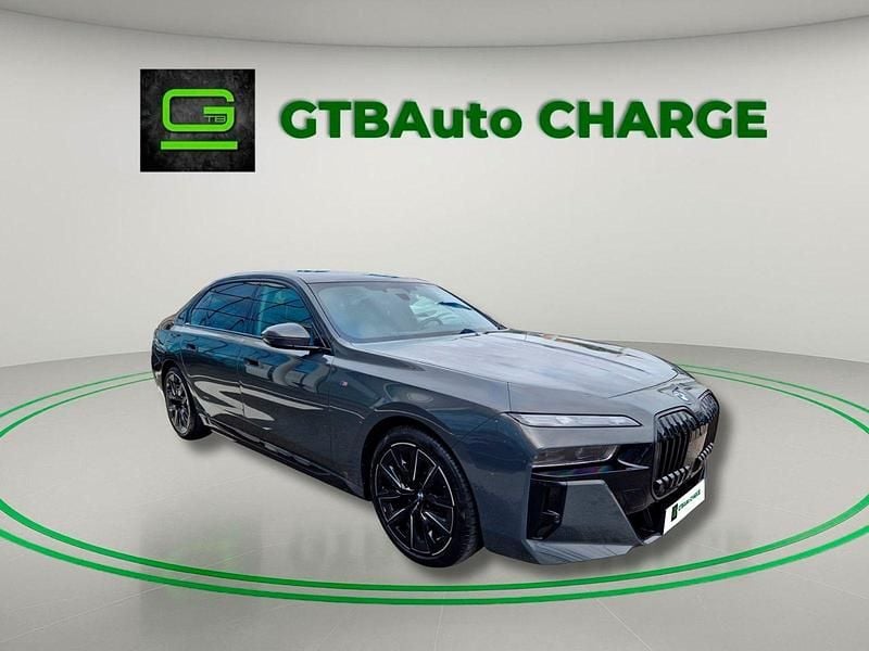 Cinza Usado 2025 BMW i7 Sedan | € 117.499 - Imagem 1/4