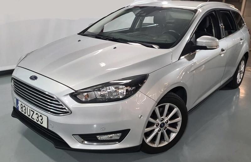 Cinzento Usado 2018 Ford Focus Titanium Carrinha | € 12.099 (Preço justo) - Imagem 1/4