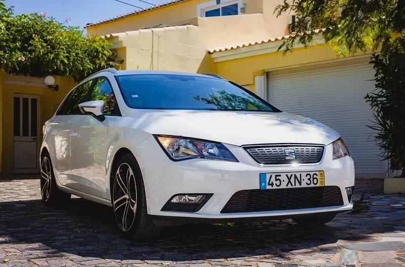 Branco Usado 2015 Seat Leon ST Ecomotive Carrinha | € 14.900 (Caro) - Imagem 1/4