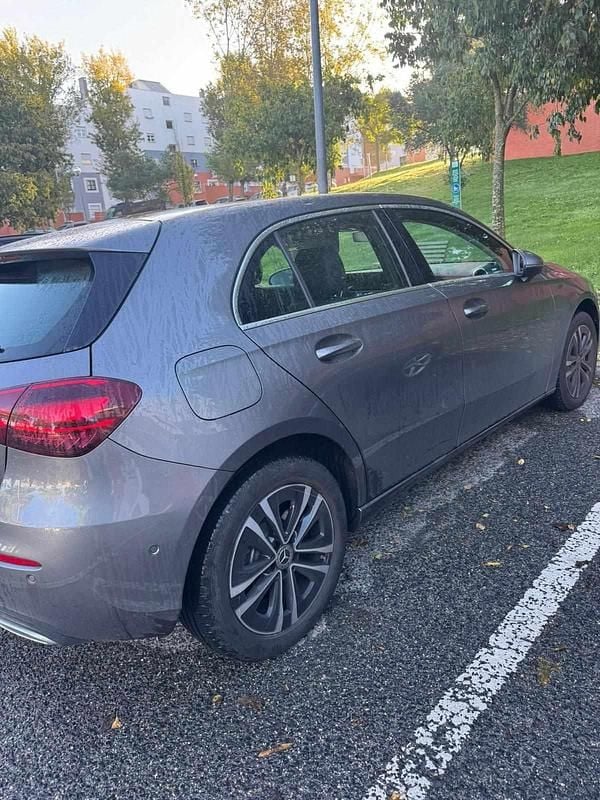 Usado Mercedes A250 218 HP (160 kW) 2024 Cinzento
