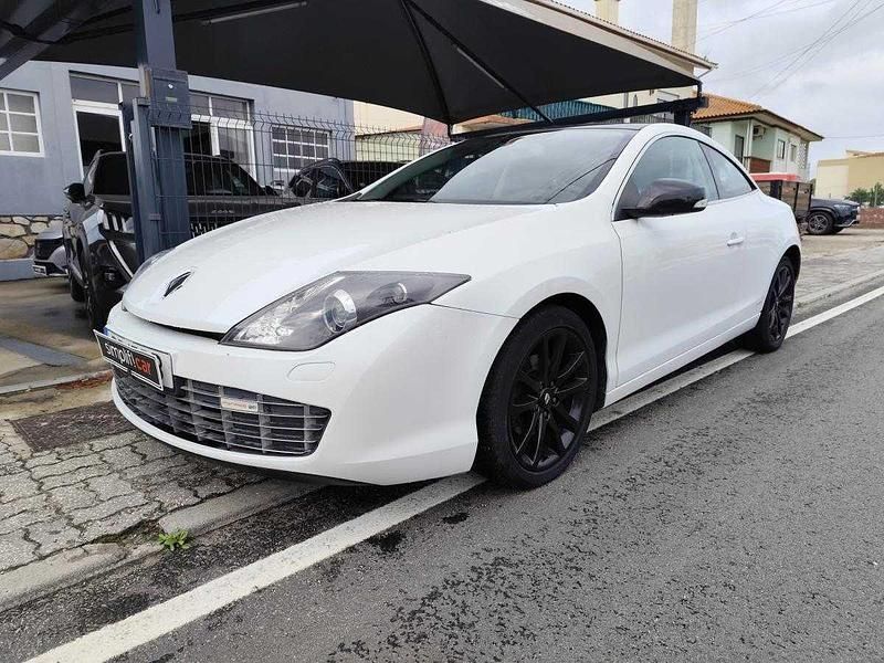 Usado Renault Laguna III 150 HP (110 kW) 2011 Branco