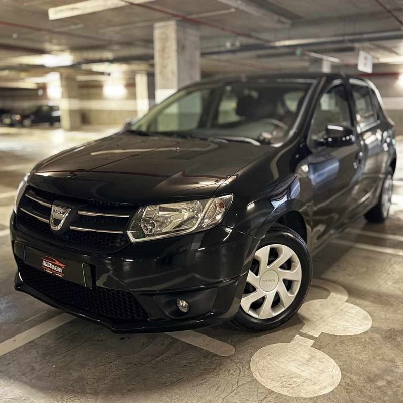 Preto Usado 2015 Dacia Sandero Citadino | € 7.990 (Preço justo) - Imagem 1/1