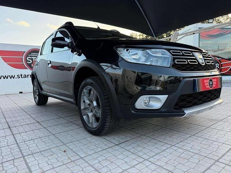 Usado Dacia Sandero Stepway 95 HP (69 kW) 2020 Preto