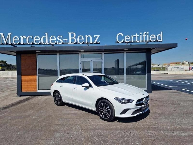 Branco Usado 2023 Mercedes CLA250 Sedan | € 39.900 - Imagem 1/4