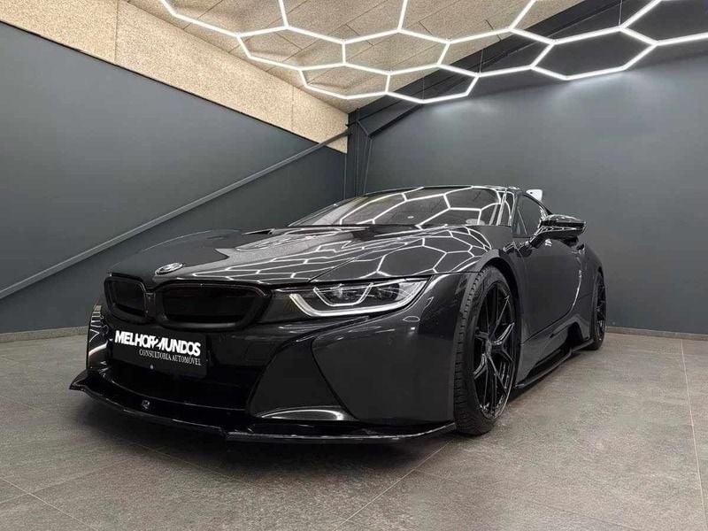 Cinzento Usado 2016 BMW i8 Coupé | € 66.500 - Imagem 1/4