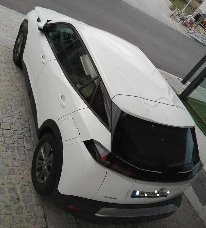 Branco Usado 2020 Peugeot 2008 SUV | € 17.500 (Preço justo) - Imagem 1/4