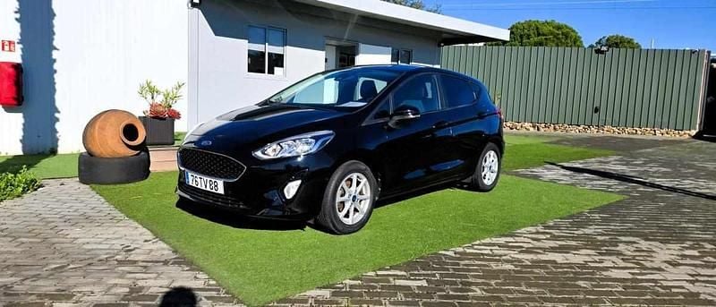 Usado Ford Fiesta 86 HP (63 kW) 2017 Preto Citadino