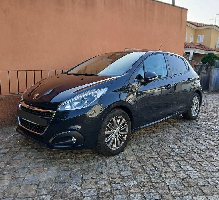 Usado 2019 Peugeot 208 Signature Sky Citadino | € 12.500 (Preço elevado) - Imagem 1/2