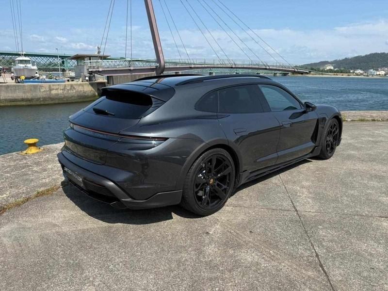 Usado Porsche Taycan 350 kW (476 HP) 2024 Outra Sedan