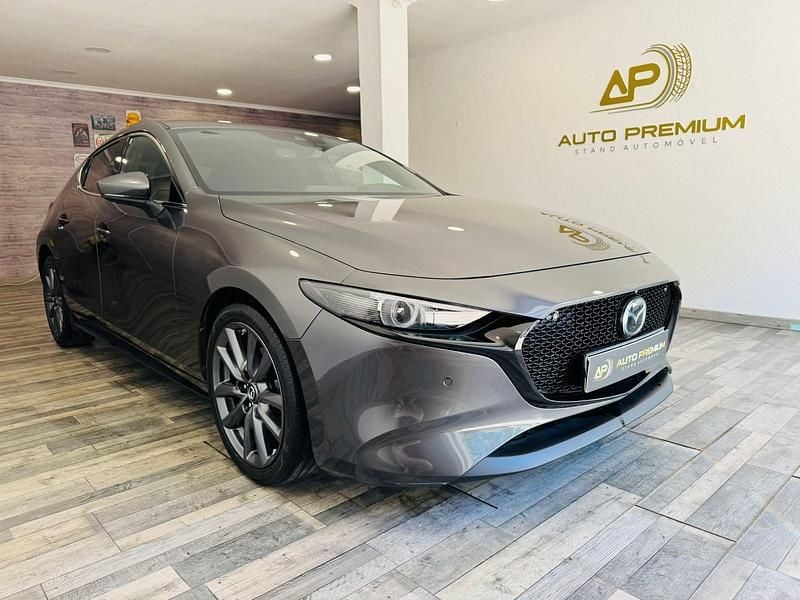 Cinza Usado 2019 Mazda 3 Evolve | € 20.750 - Imagem 1/4
