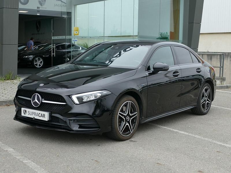Preto Usado 2020 Mercedes A250 AMG line Sedan | € 26.990 (Preço justo) - Imagem 1/4