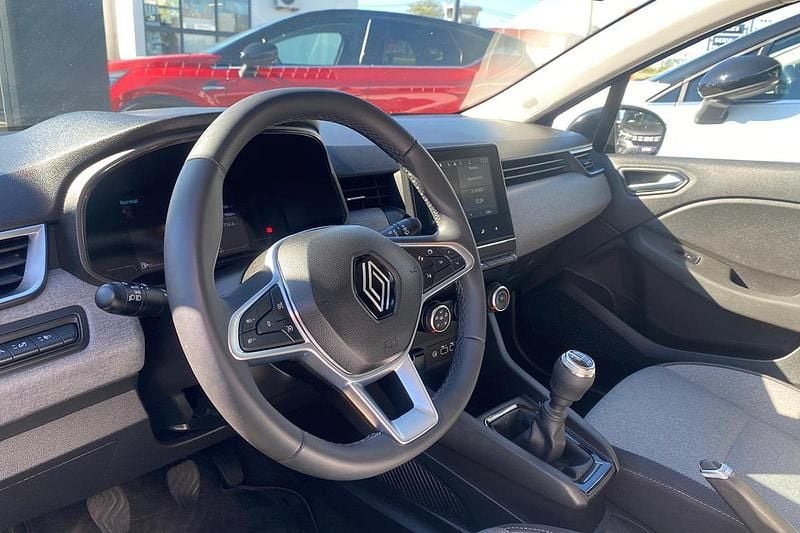 Usado Renault Clio V Evolution 91 HP (66 kW) 2024 Cinzento