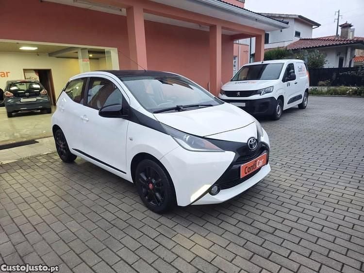Branco Usado 2014 Toyota Aygo Citadino | € 9.990 (Preço elevado) - Imagem 1/1