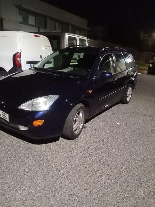 Usado 2001 Ford Focus Sedan | € 1.550 (Bom preço) - Imagem 1/4
