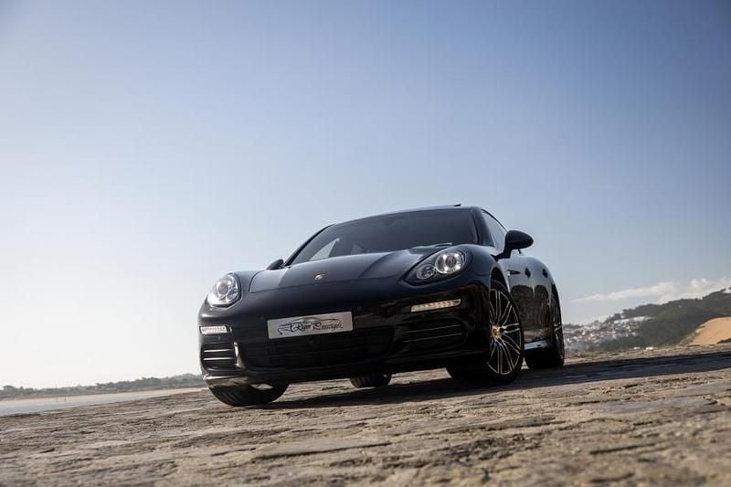 Usado Porsche Panamera 310 HP (228 kW) 2017 Preto