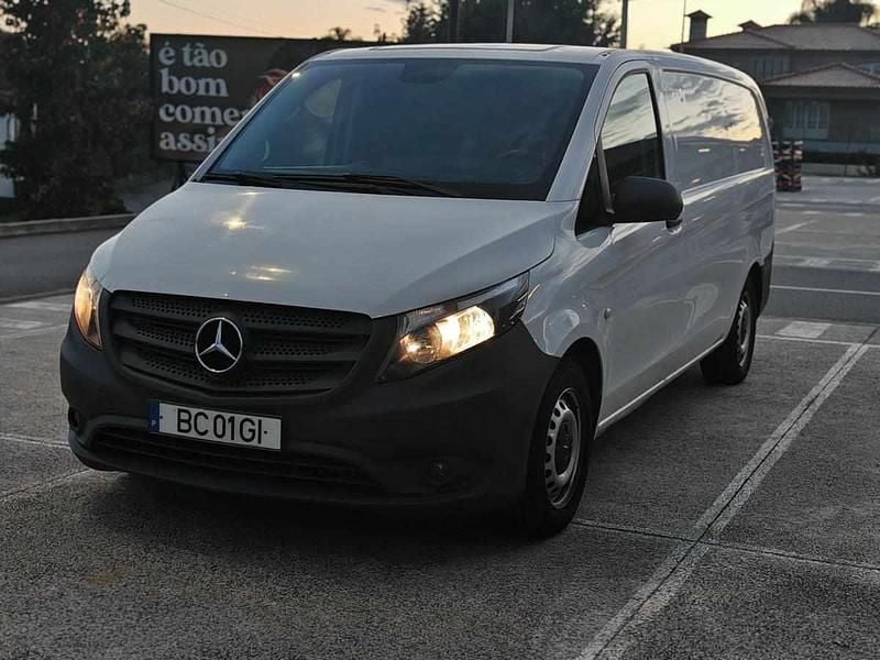 Branco Usado 2017 Mercedes Vito Van | € 22.000 (Preço justo) - Imagem 1/4