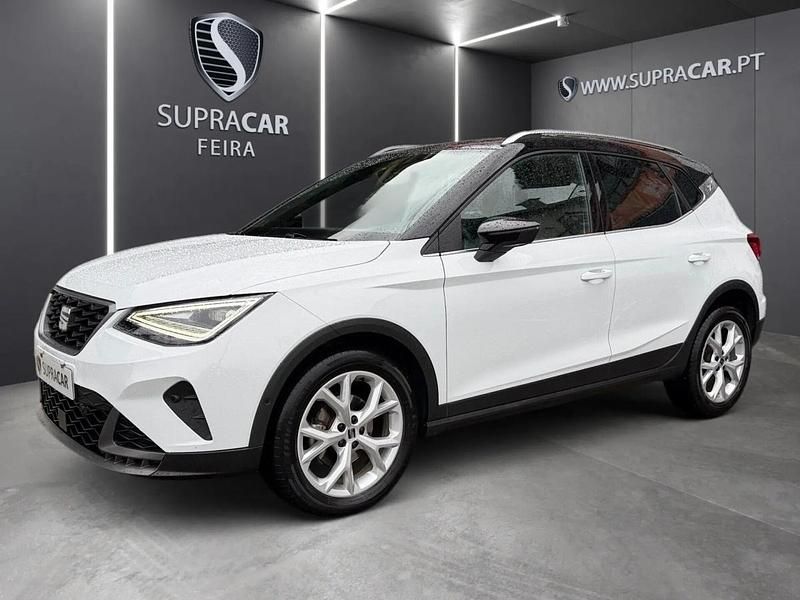 Branco Usado 2022 Seat Arona SUV | € 17.500 (Preço justo) - Imagem 1/4