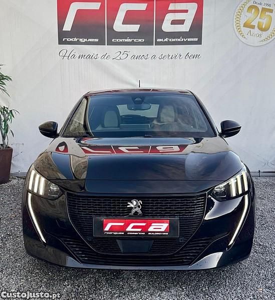 Usado Peugeot e-208 GT-line 100 kW (136 HP) 2020 Preto Citadino
