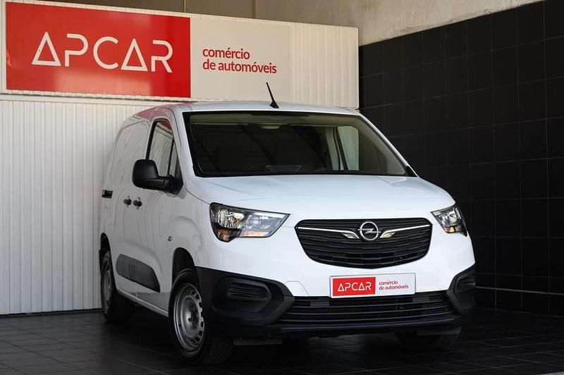 Branco Usado 2022 Opel Combo Monovolume | € 14.950 (Bom preço) - Imagem 1/4
