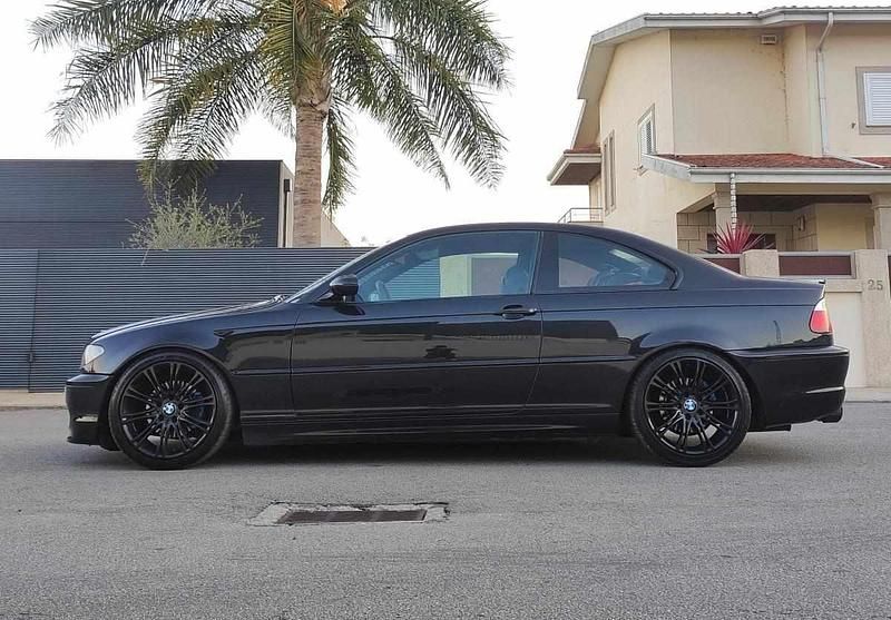 Preto Usado 2004 BMW 320 Sedan | € 9.750 - Imagem 1/4