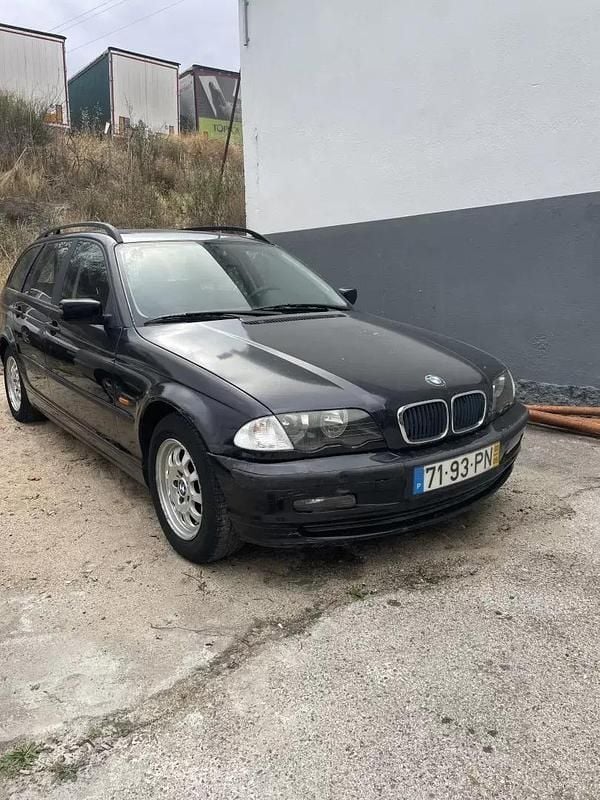 Preto Usado 2000 BMW 318 Carrinha | € 2.250 - Imagem 1/3