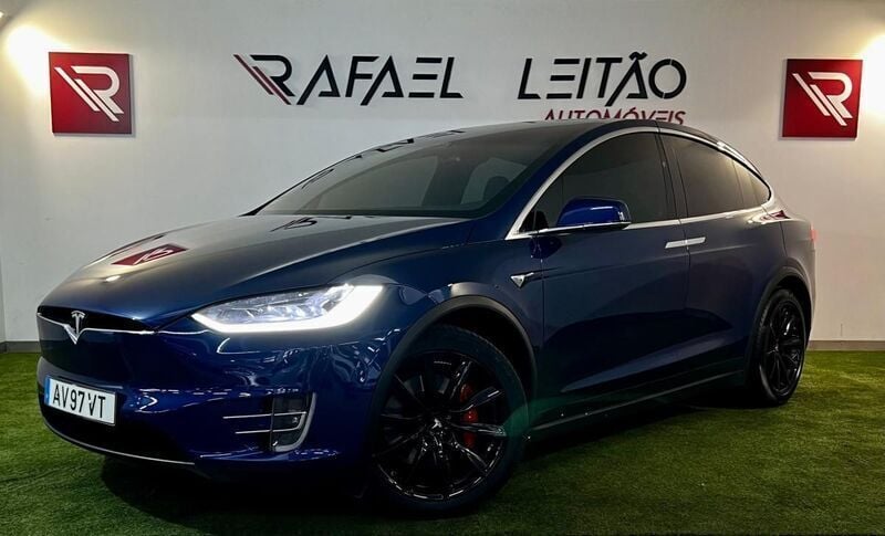 Azul Usado 2018 Tesla Model X SUV | € 34.500 - Imagem 1/4