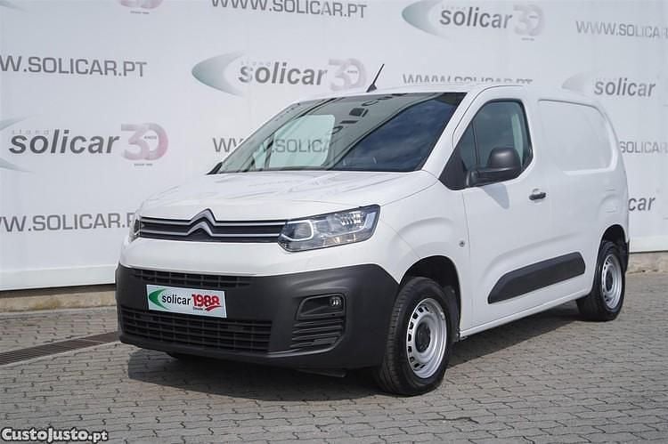 Branco Usado 2021 Citroën Berlingo Shine Monovolume | € 14.500 (Preço justo) - Imagem 1/1