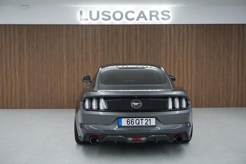 Usado Ford Mustang 314 HP (230 kW) 2016 Cinzento