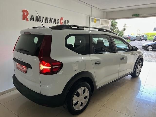 Usado Dacia Jogger Essentiel 110 HP (80 kW) 2023 Branco Monovolume