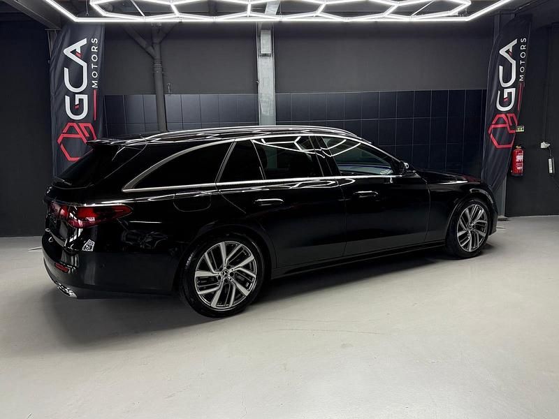 Usado Mercedes E300 313 HP (230 kW) 2024 Preto Carrinha