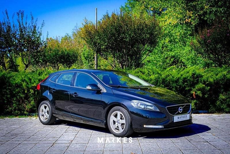 Preto Usado 2014 Volvo V40 | € 11.900 (Bom preço) - Imagem 1/4