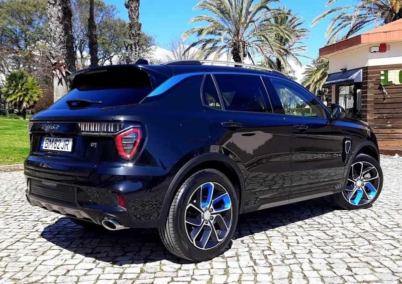 Preto Usado 2022 Lynk & Co 01 SUV | € 25.999 - Imagem 1/4