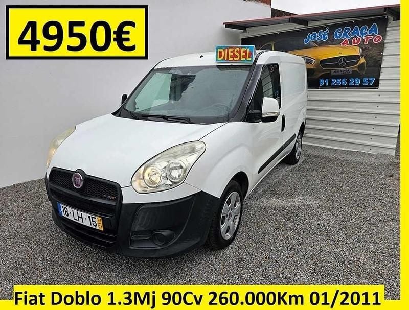 Branco Usado 2011 Fiat Doblò Monovolume | € 4.950 (Super Preço) - Imagem 1/4
