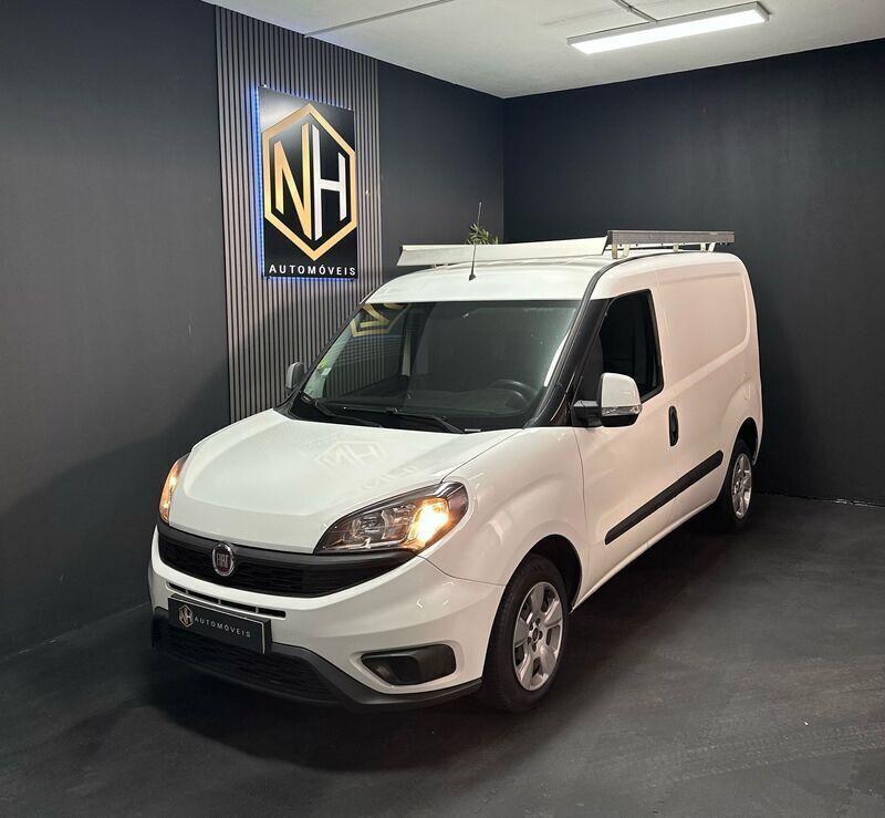 Branco Usado 2019 Fiat Doblò Monovolume | € 8.990 (Super Preço) - Imagem 1/4