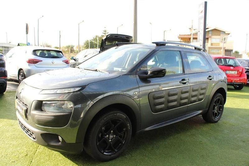 Usado Citroën C4 Cactus 100 HP (73 kW) 2015 Cinzento Citadino