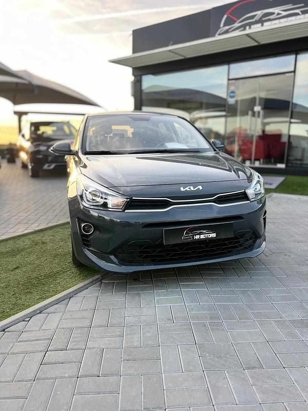 Usado Kia Rio 84 HP (61 kW) 2023 Cinza