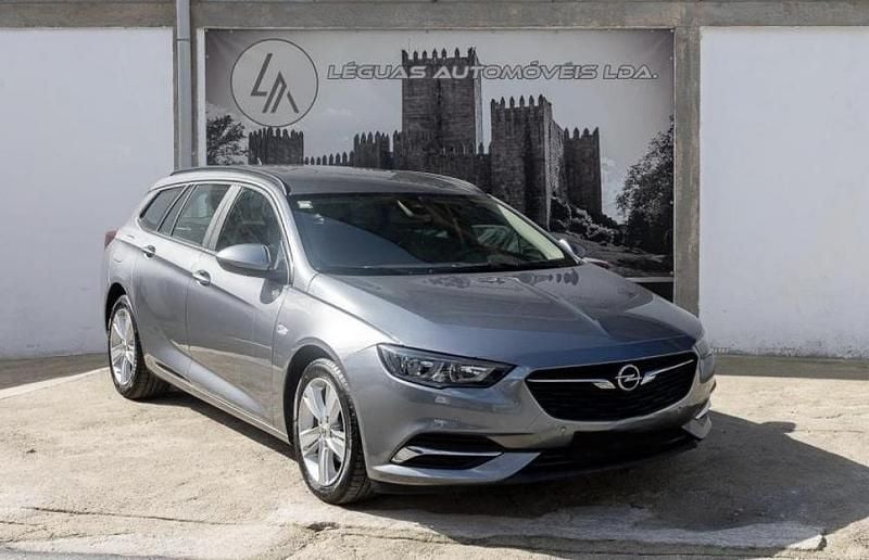 Usado Opel Insignia 110 HP (80 kW) 2019 Cinzento Carrinha