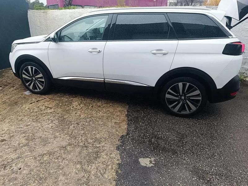 Usado Peugeot 5008 Allure 130 HP (95 kW) 2018 Branco SUV