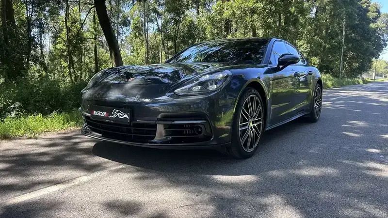 Cinzento Usado 2017 Porsche Panamera 4 Sedan | € 64.990 (Preço justo) - Imagem 1/4