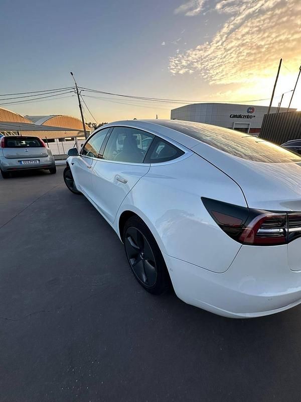 Usado Tesla Model 3 175 kW (238 HP) 2019 Branco Sedan