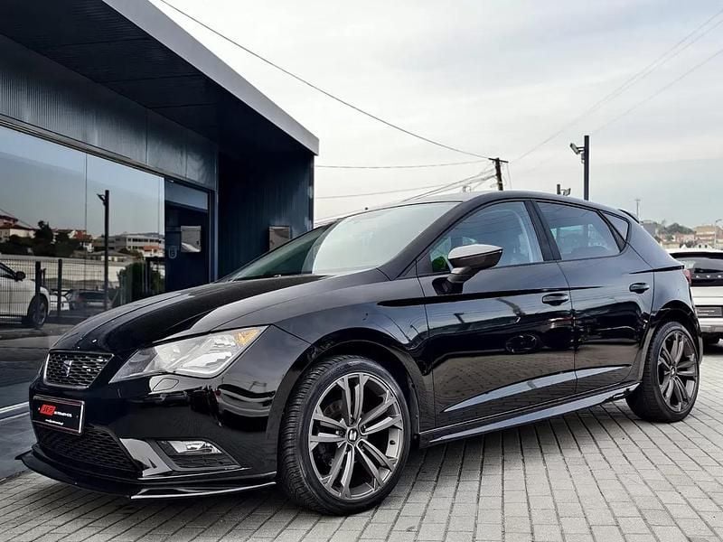 Preto Usado 2015 Seat Leon Style Citadino | € 13.500 (Preço justo) - Imagem 1/4