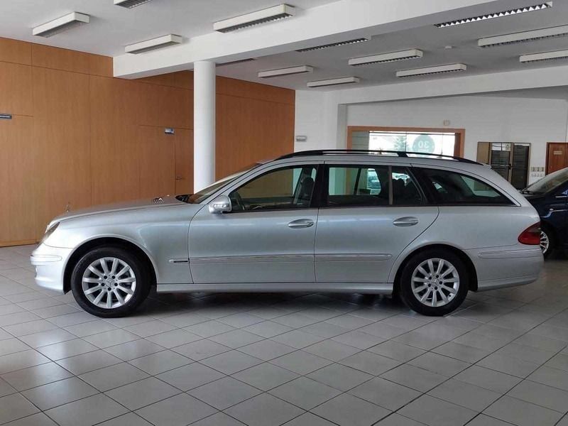 Usado Mercedes E220 170 HP (125 kW) 2006 Cinzento Carrinha