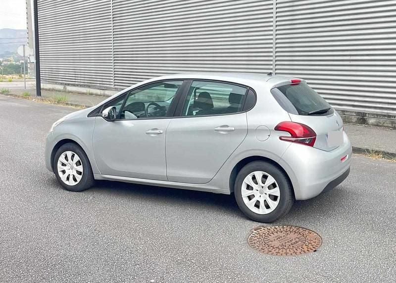 Usado Peugeot 208 Access 68 HP (50 kW) 2015 Cinza Citadino