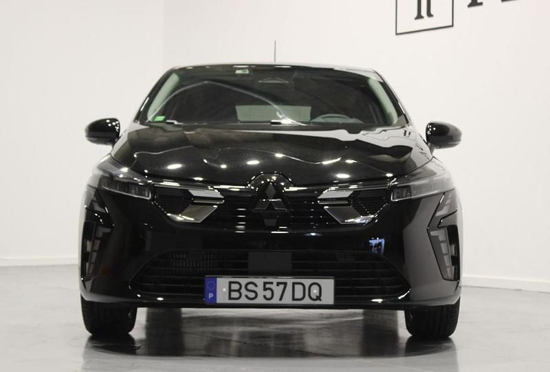 Usado Mitsubishi Colt 101 HP (74 kW) 2025 Preto